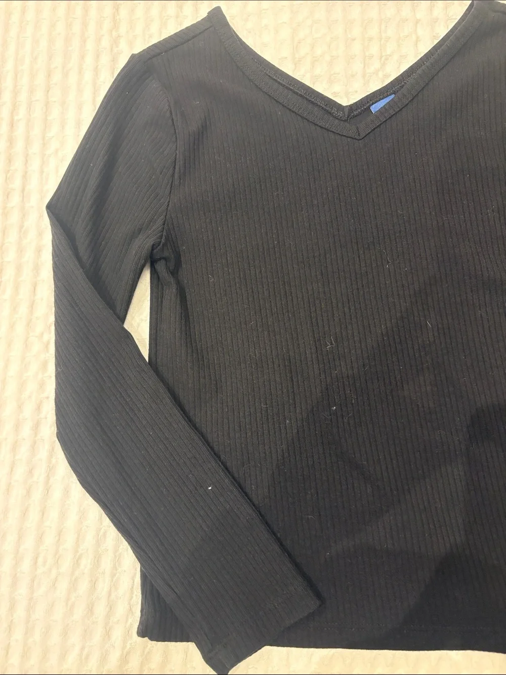 Old Navy Black Ribbed V-Neck Long Sleeve Tee - Kids